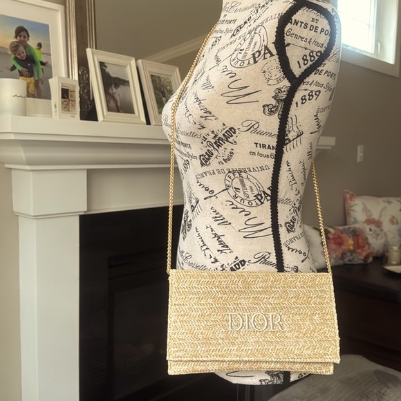 Dior Woven Women's Bag - Picture 2 of 9